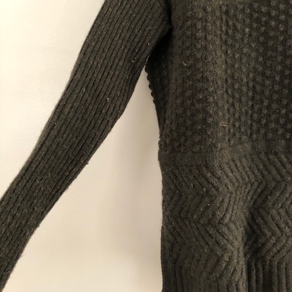 Levi’s Forest Green Wool Turtleneck Sweater - Picture 5 of 7